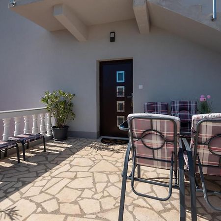 Apartman Tribunj Tribalj Екстериор снимка