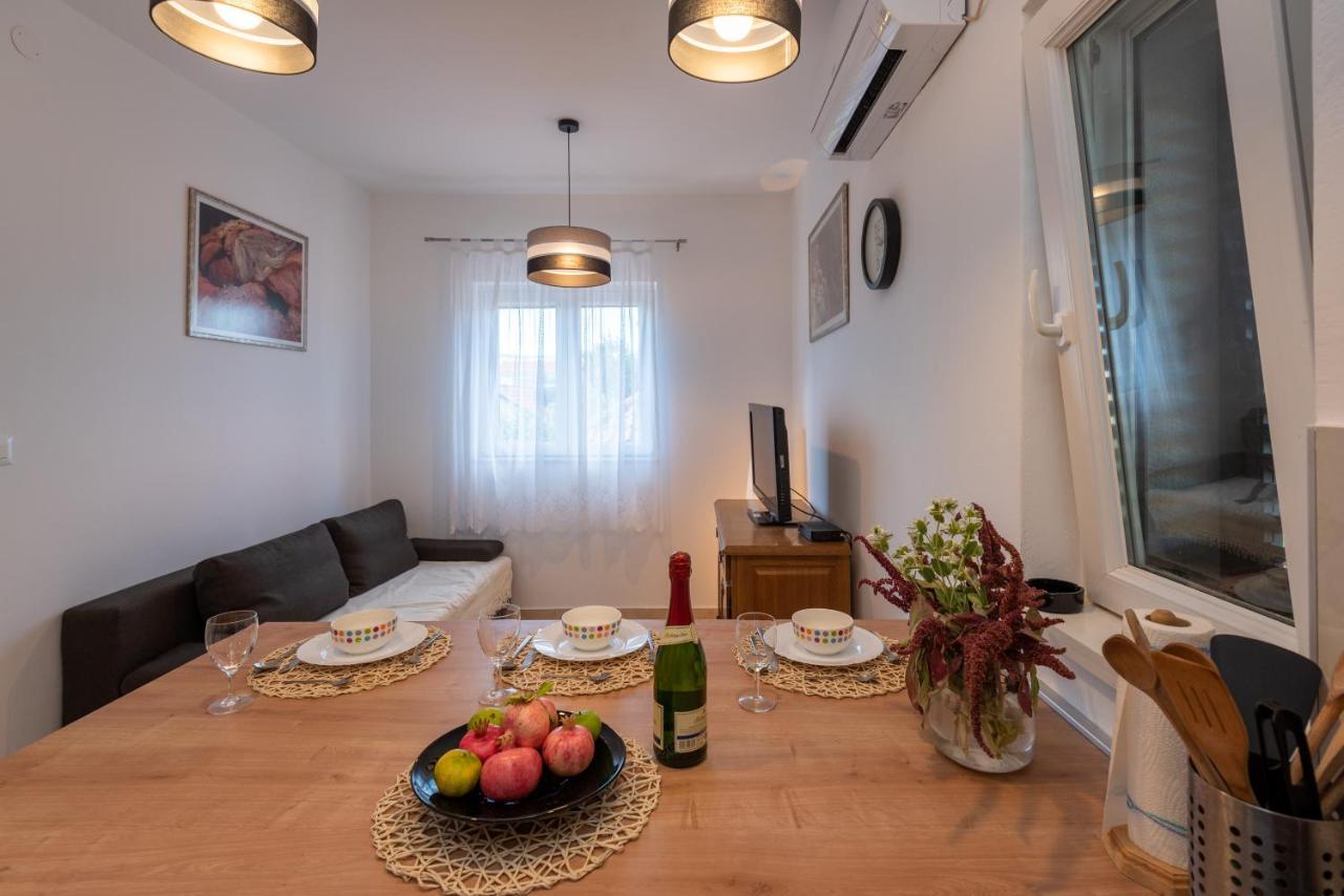 Apartman Tribunj Tribalj Екстериор снимка