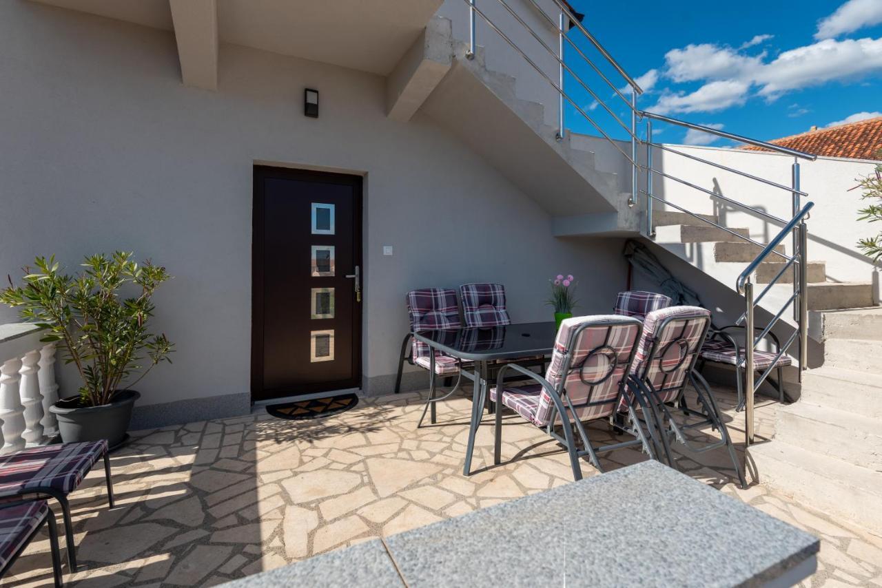 Apartman Tribunj Tribalj Екстериор снимка