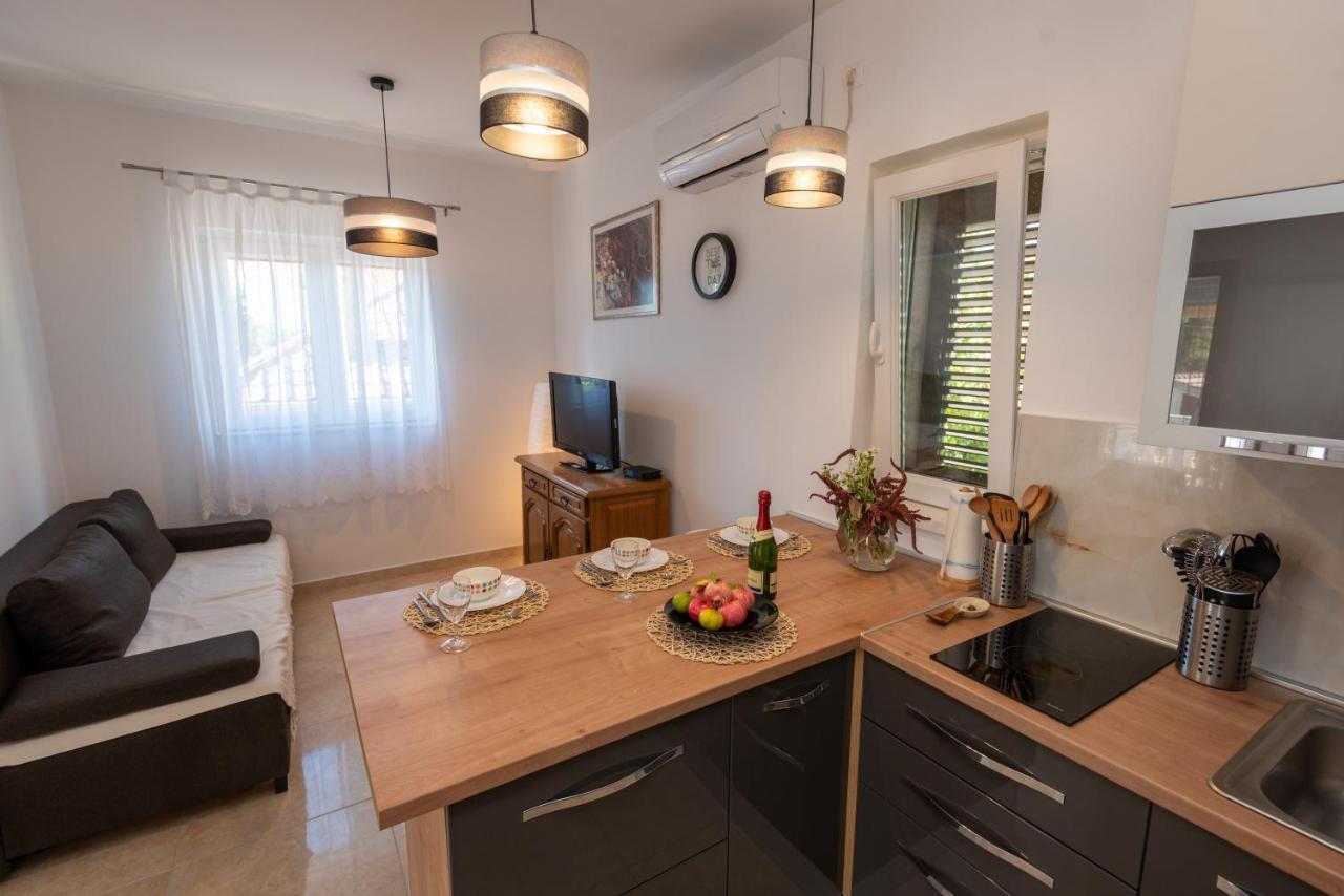 Apartman Tribunj Tribalj Екстериор снимка